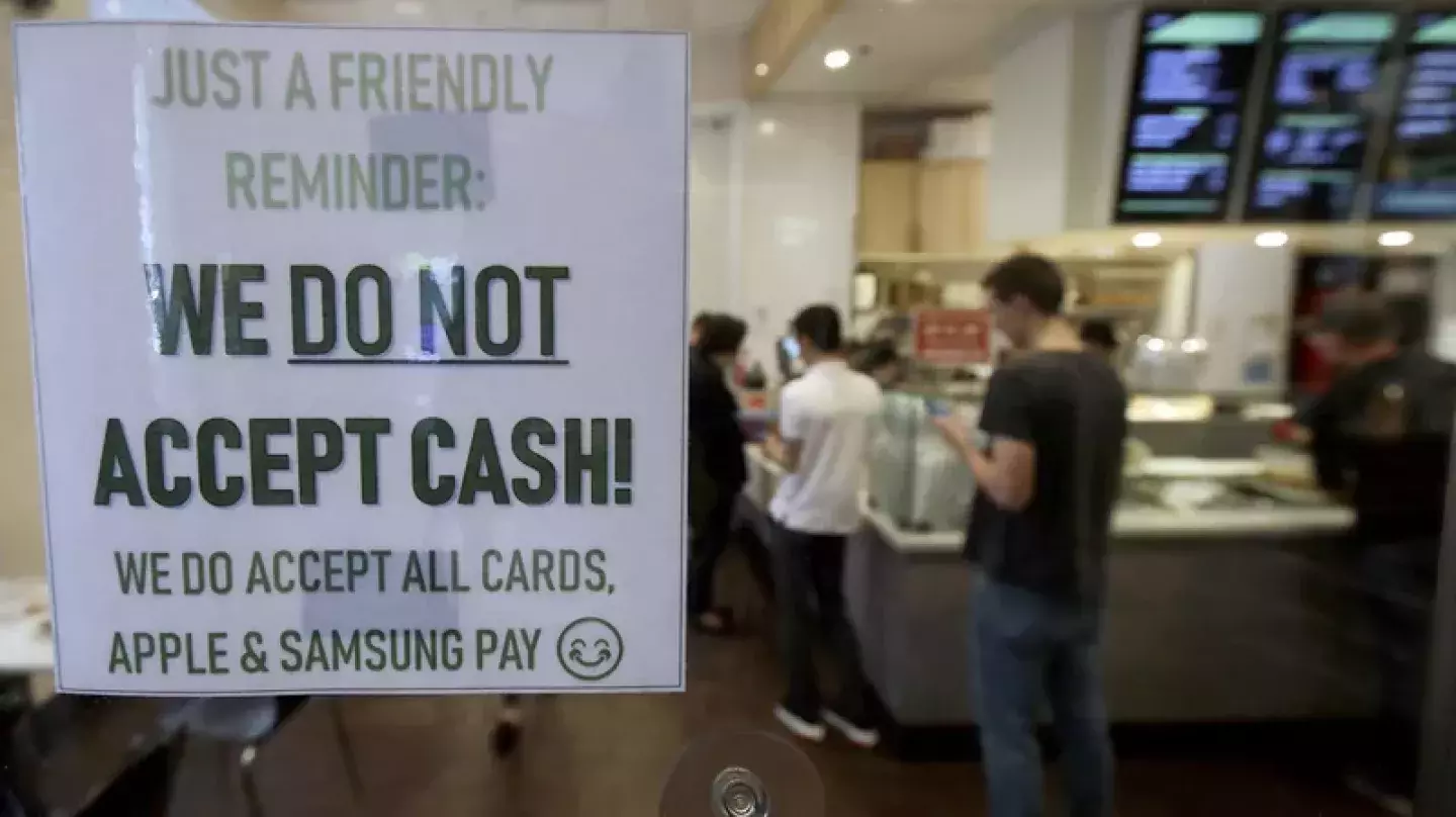 Some Restaurants Aren't Accepting Cash—Here's Why They Should